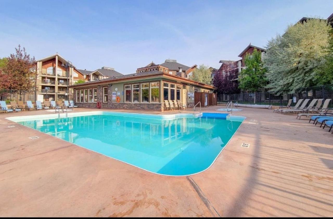 Mountain Getaway Condo - 5 Min Walk To The Beach! 인버미어 외부 사진