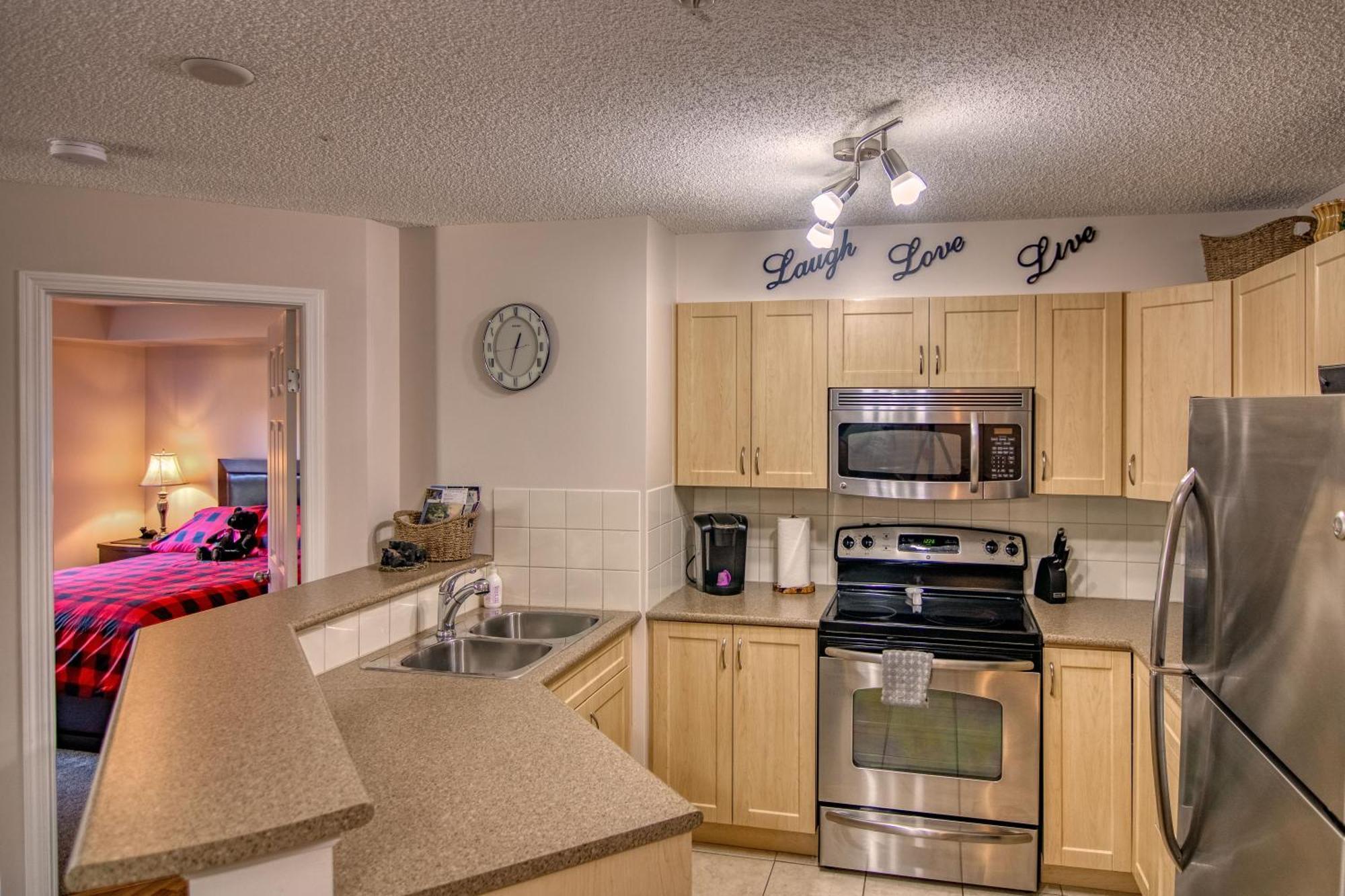 Mountain Getaway Condo - 5 Min Walk To The Beach! 인버미어 외부 사진