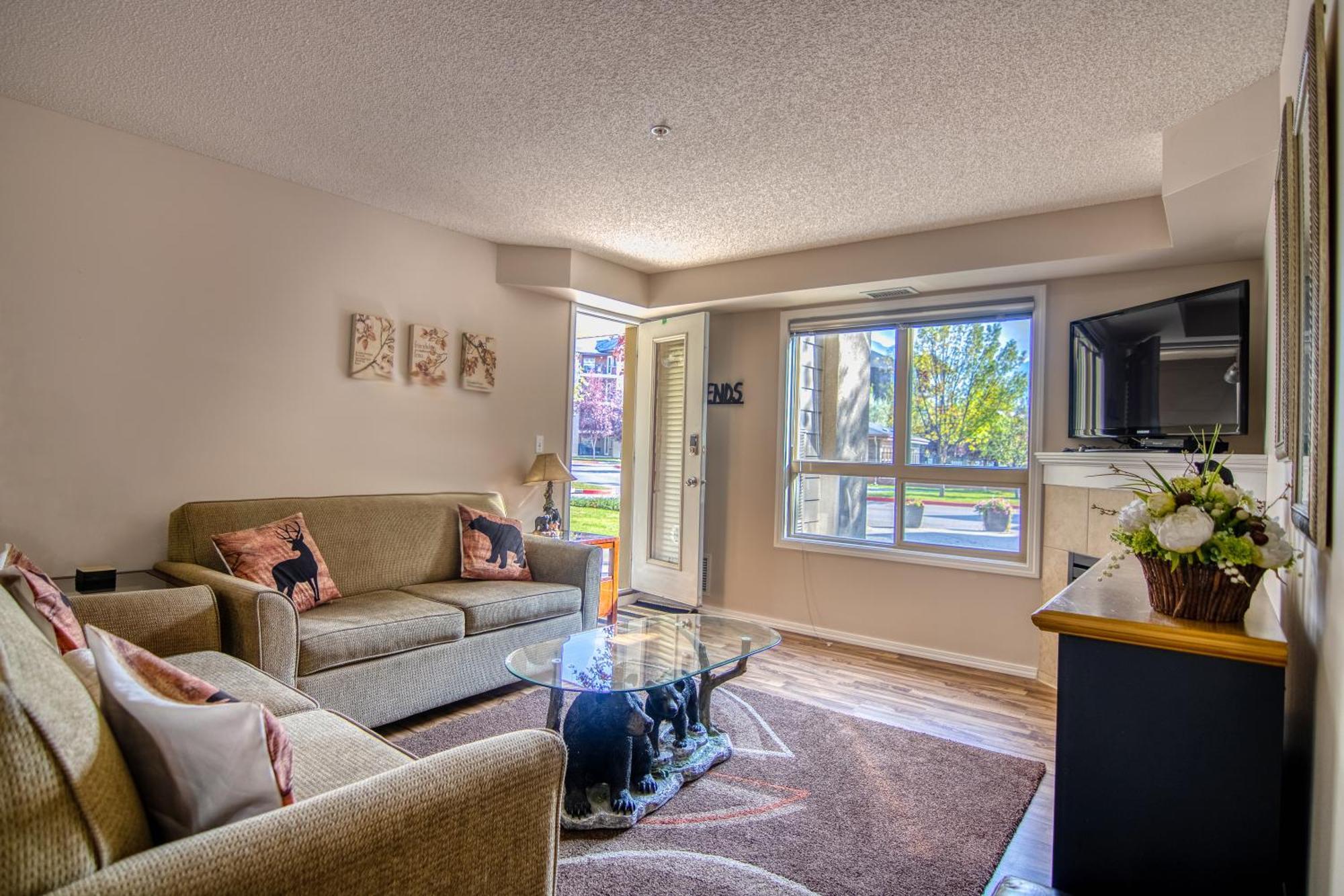 Mountain Getaway Condo - 5 Min Walk To The Beach! 인버미어 외부 사진
